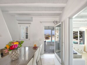 Villa | Private kitchen - Villa in Mykonos With Sea View and Pool (Mykonos)