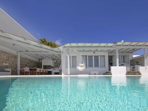 Villa | Pool | Indoor pool, outdoor pool - Villa in Mykonos With Sea View and Pool (Mykonos)