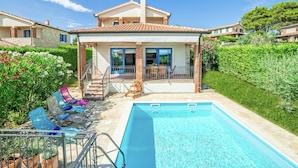 Exterior - Detached Modern Villa With Pool in Sveti Lovrec, Near the Beach and Porec (Sveti Lovrec)