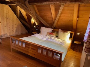 2 bedrooms, individually furnished, iron/ironing board - Charmantes, Einladendes Ferienhaus in Toller Natur (Alpirsbach)