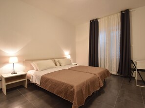 Apartment | 3 bedrooms, individually furnished, iron/ironing board, bed sheets - Spacious and Modern Apartment on the Beach in Klek (Slivno)