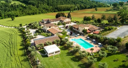 Secluded Mansion in Perugia with Hot Tub