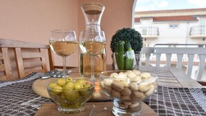 Room - Spacious Apartment in Vodice With Garden (Vodice)