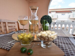 1 bedroom, individually furnished, bed sheets - Spacious Apartment in Vodice With Garden (Vodice)