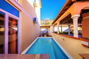Apartamento | Piscina | Una piscina al aire libre