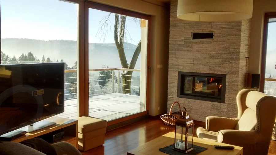 Spacious Hill-view Villa