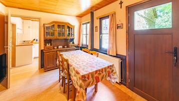 Chalet | Dining