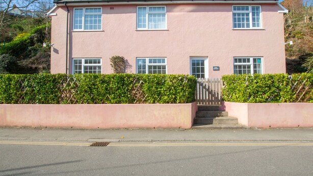 Exterior - Pretty Holiday Home in Saundersfoot With Garden (Saundersfoot)