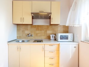 Unclassified image, 4 of 18, button - Balmy Apartment in Malinska near Sea (Malinska-Dubasnica)