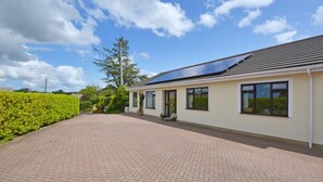 Exterior - Detached Holiday Home With Cosy Interior, Large Garden and Unique BBQ hut (St Austell)