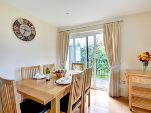 Dining - Cosy Holiday Home in Saint Columb With Garden (St. Columb Major)