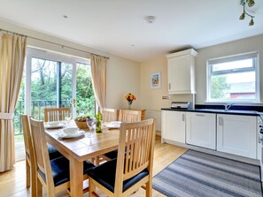 Dining - Cosy Holiday Home in Saint Columb With Garden (St. Columb Major)