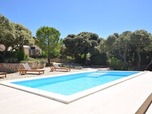 House | Pool | Outdoor pool - Home With a Private Terrace in a Quiet Area, Near the Sea (Kolan)