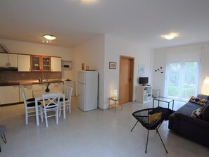 House | Private kitchen - Home With a Private Terrace in a Quiet Area, Near the Sea (Kolan)