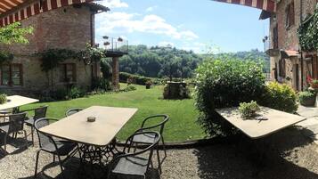 Tempat makan outdoor