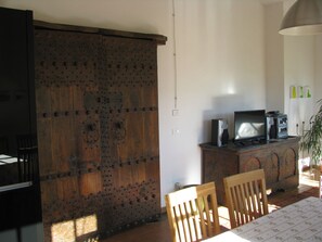 House | Living room - Mansion in Langhe With Pool and Winery Charm (Bastia Mondovì)