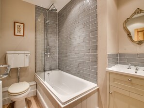 House | Bathroom - Chic Holiday Home in Aldeburgh With Garden (Aldeburgh)