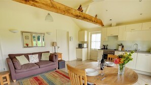 Dining - Beautiful Holiday Home in Larling With Garden (Norwich)