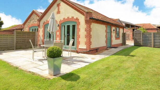Exterior - Beautiful Holiday Home in Larling With Garden (Norwich)