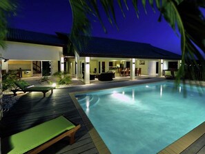 Outdoor pool - Modern Villa With Swimming Pool in Willemstad (Willemstad)