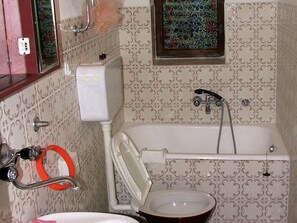 Apartment | Bathroom