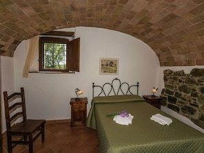 Casa | 1 habitación, muebles diferentes y ropa de cama 