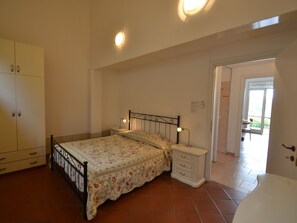 Casa | 2 dormitorios, mobiliario individual, ropa de cama