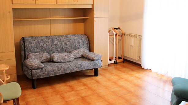 Living room - Stunning Holiday Home on the Edge of Village With Terrace (Lazise)