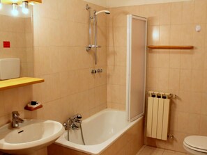 Ferienhaus | Badezimmer | Duschwanne