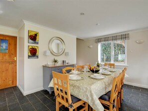 Dining - Luxurious,detached Holiday Home With Three Bathrooms and Parking (Padstow)