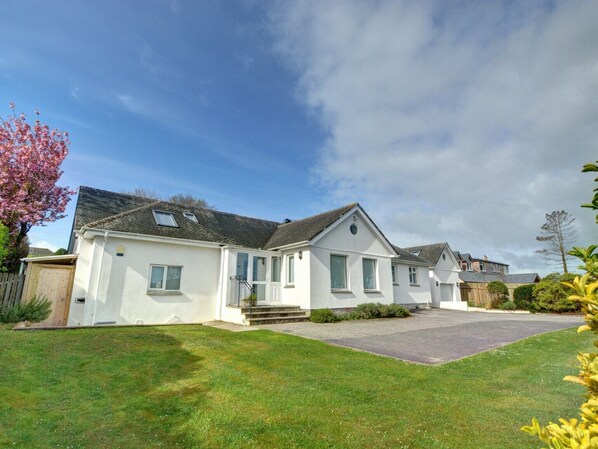 Exterior - Luxurious,detached Holiday Home With Three Bathrooms and Parking (Padstow)