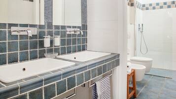 Apartment | Bilik Mandi