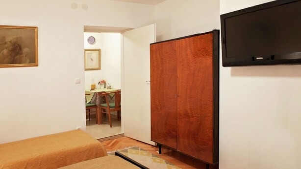 Living room - Charming Little Apartment With Balcony and Sea View, Near the Beach (Brela)