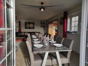 Villa | Dining