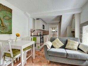 Dining - Quaint Holiday Home in Combe Martin near Beach (Ilfracombe)