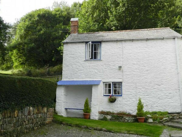 House | Exterior - Quaint Holiday Home in Combe Martin near Beach (Ilfracombe)