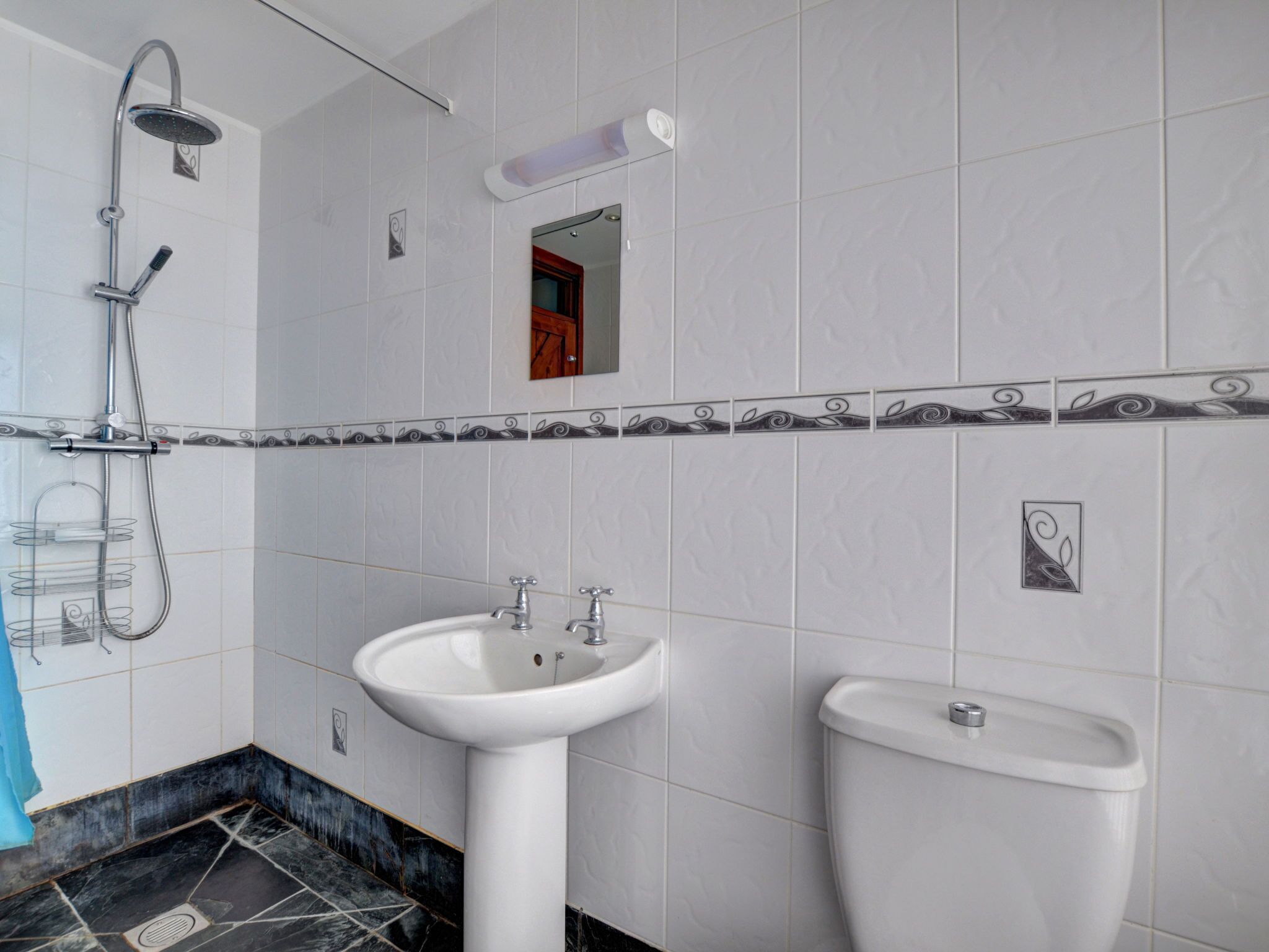 House | Bathroom | Shower, towels