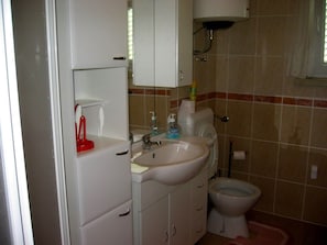 Apartment | Bathroom