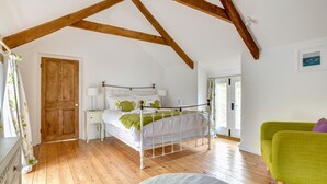 Unclassified image, 3 of 30, button - Bright, Spacious Holiday Home in Cornwall With a Garden and a Wood-burning Stove (Bodmin)
