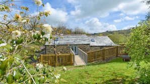 Unclassified image, 5 of 30, button - Bright, Spacious Holiday Home in Cornwall With a Garden and a Wood-burning Stove (Bodmin)