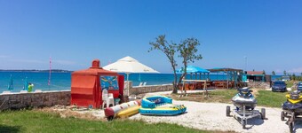Villa in Peroj With Pool Near Beach