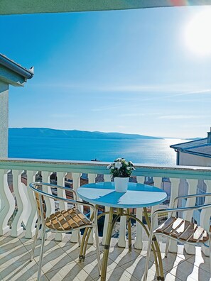 Apartment | Balcony - Adorable Apartment With Pool & Terrace With Sea View (Senj)