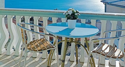 Adorable Apartment With Pool & Terrace With Sea View