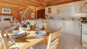 Dining - Pleasant Holiday Home in Little Petherick near Padstow (Wadebridge)