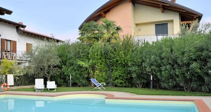 Elegant Holiday Home in Lazise with Swimming Pool near Lake