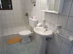 Apartment | Bathroom
