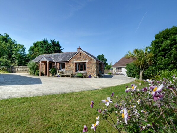 Exterior - Cozy Cottage in Saint Essey With Terrace (Wadebridge)