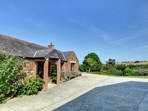 Exterior - Cozy Cottage in Saint Essey With Terrace (Wadebridge)