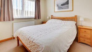 Unclassified image, 3 of 14, button - Modern Holiday Home in Saundersfoot With Terrace (Saundersfoot)