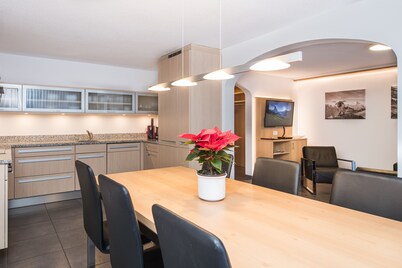 Top vacation apartment for families, large play and sunbathing area, central and quiet